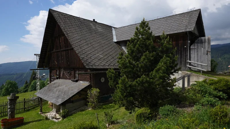 Forsthaus Rampensau – Gebäude der Produktion